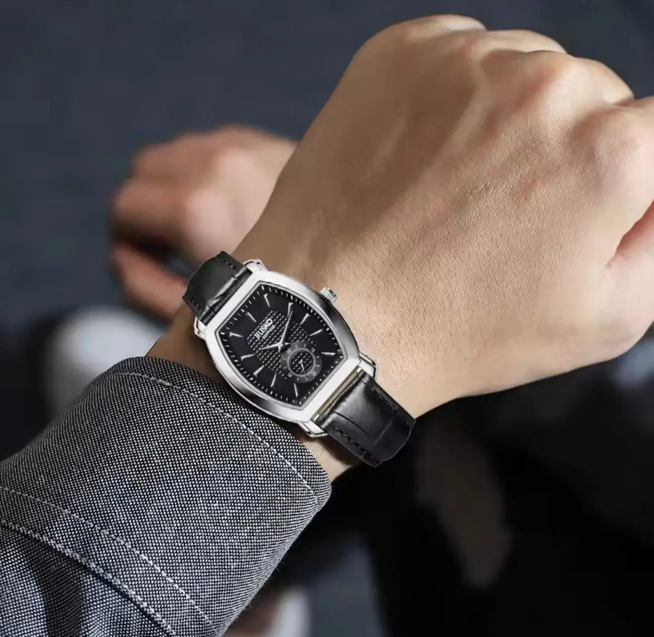 Luxury Couple Watch Set – His & Hers Quartz Wristwatches with Sapphire Crystal, Leather Strap, 3ATM Water Resistant (Black) OverflyEyki