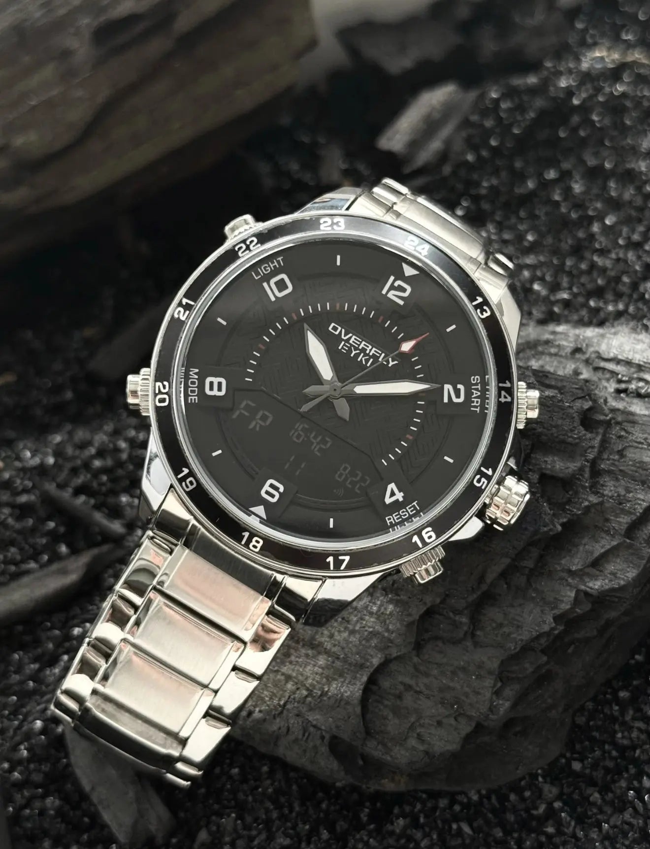 Digital Sports Wristwatch for Men – silver OverflyEyki