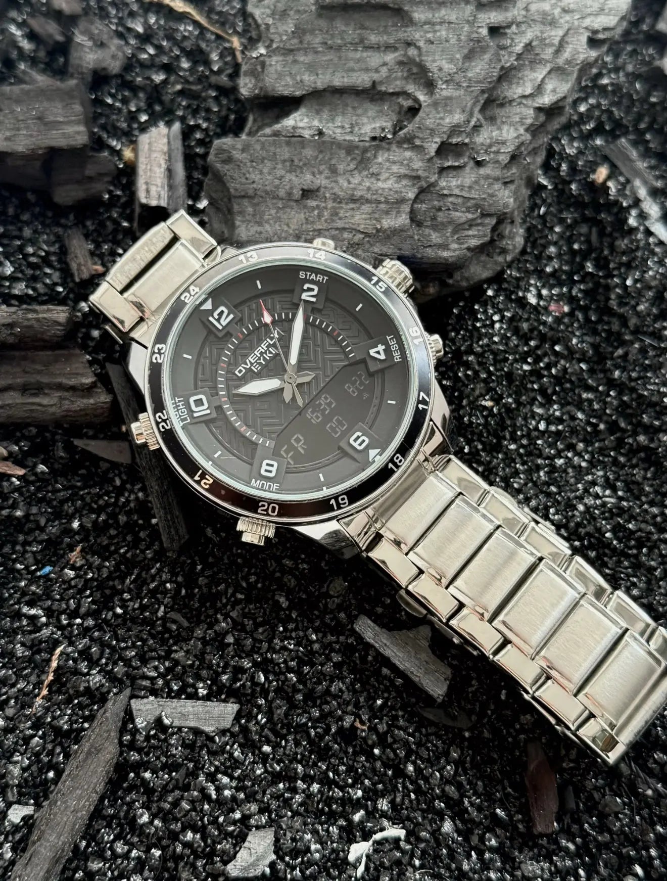 Digital Sports Wristwatch for Men – silver OverflyEyki