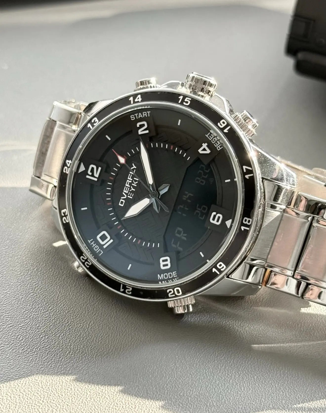 Digital Sports Wristwatch for Men – silver OverflyEyki