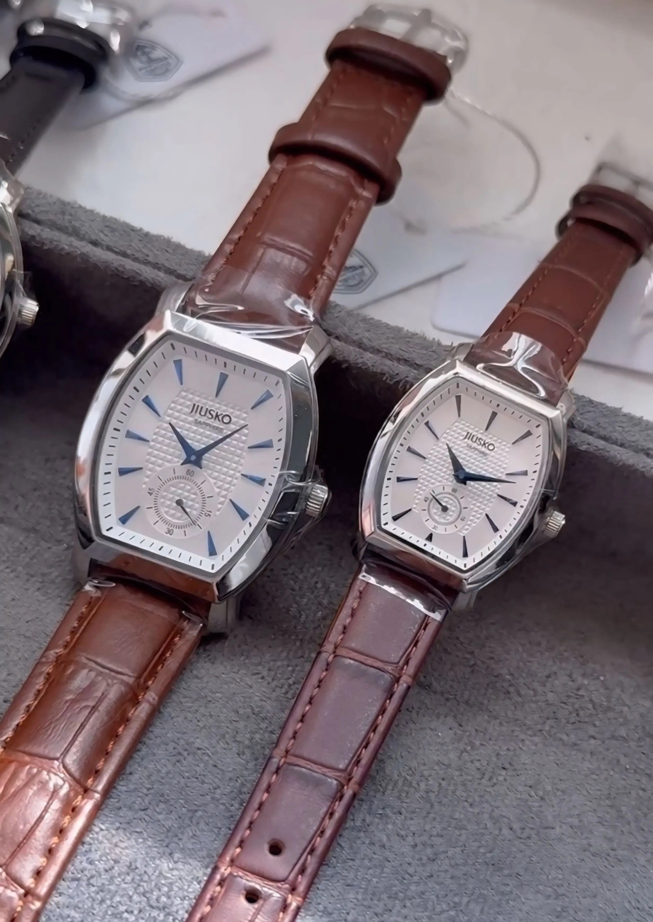 Luxury Couple Watch Set – His & Hers Quartz Wristwatches with Sapphire Crystal, Leather Strap, 3ATM Water Resistant (Brown) OverflyEyki